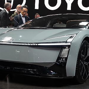 TOYOTA COROLLA CONCEPT  トヨタ カローラコンセプト 新型カローラ - #モビショー
