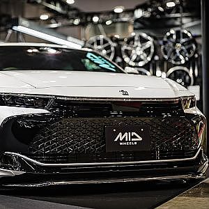MID WHEELS Ps CROWN CROSSOVER SHAKOTAN クラウンクロスオーバー シャコタン 車高短 カスタム - TAS2023 東京オートサロン2023