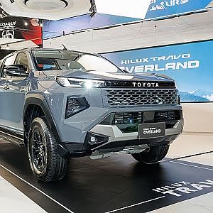 TOYOTA  HILUX TRAVO อย่างหล่อ มาคู่รถกระบะไฟฟ้า  HILUX TRAVO-e