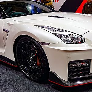 (4K)NISSAN GT-R NISMO R35 N Attack Package 日産GTRニスモ2017 - 大阪オートメッセ2017